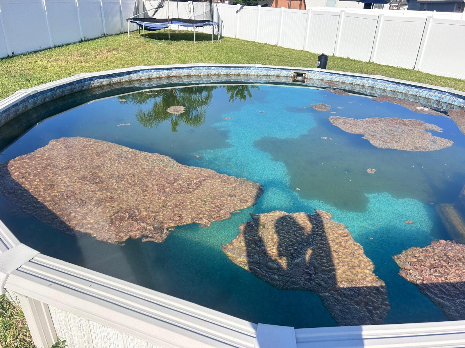 Round pool before service